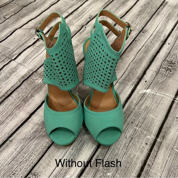 Cute Heels - Picture 2 of 10